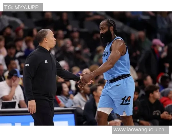 哈登表示球队阵容深度提升将努力寻找最佳阵容配置以争取胜利