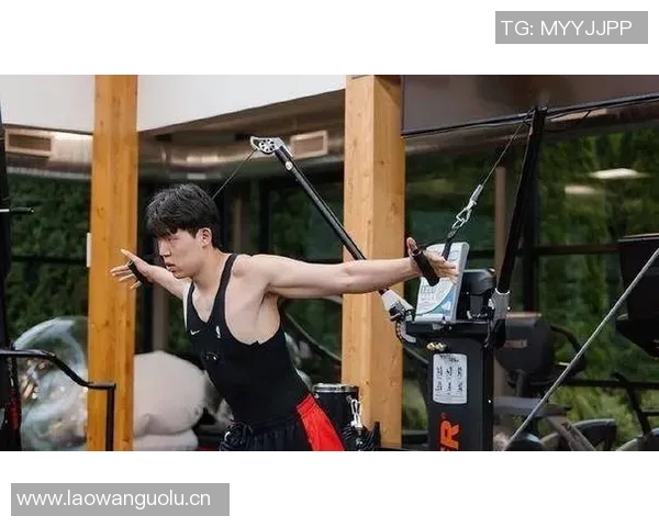 杨瀚森在对手突破时如陷泥潭提升移动速度是他亟需解决的问题