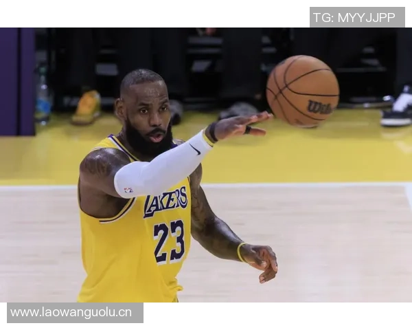 詹姆斯分享个人赛季首秀照片里夫斯和蒂耶罗热评表现精彩