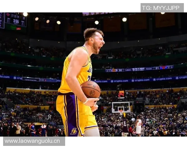 浓眉交易后表现不佳仅打29场东契奇稳定发挥56场数据亮眼